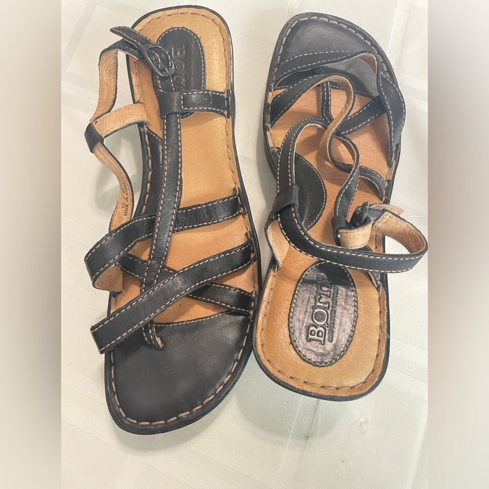 Born sandals